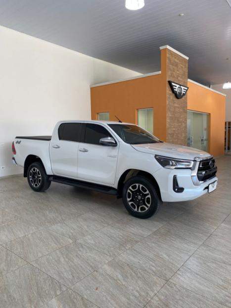 TOYOTA Hilux Caminhonete 2.8 16V SRX 4X4 TURBO DIESEL CABINE DUPLA AUTOMÁTICO, Foto 4 TOYOTA Hilux Caminhonete 2.8 16V SRX 4X4 TURBO DIESEL CABINE DUPLA AUTOMÁTICO, Foto 4