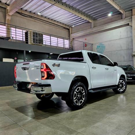 TOYOTA Hilux Caminhonete 2.8 16V SRX 4X4 TURBO DIESEL CABINE DUPLA AUTOMÁTICO, Foto 4 TOYOTA Hilux Caminhonete 2.8 16V SRX 4X4 TURBO DIESEL CABINE DUPLA AUTOMÁTICO, Foto 4