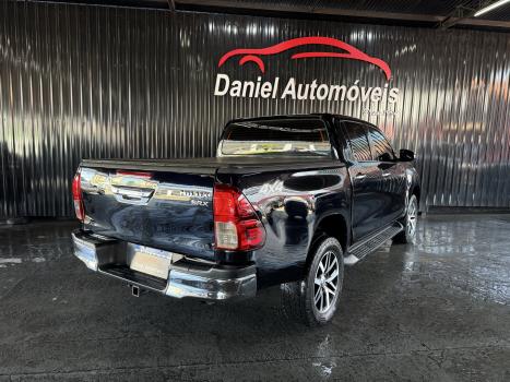 TOYOTA Hilux Caminhonete 2.8 16V SRX 4X4 TURBO DIESEL CABINE DUPLA AUTOMTICO, Foto 4