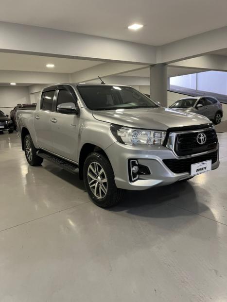 TOYOTA Hilux Caminhonete 2.8 16V SRV 4X4 DIESEL CABINE DUPLA AUTOMTICO, Foto 1