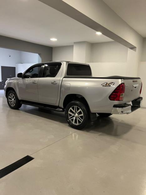TOYOTA Hilux Caminhonete 2.8 16V SRV 4X4 DIESEL CABINE DUPLA AUTOMTICO, Foto 6
