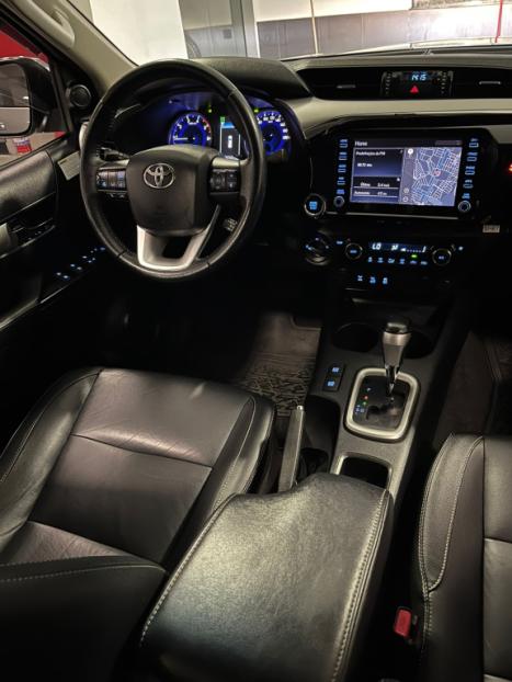 TOYOTA Hilux Caminhonete 2.8 16V SRV 4X4 DIESEL CABINE DUPLA AUTOMTICO, Foto 13