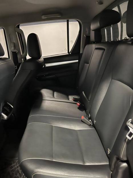 TOYOTA Hilux Caminhonete 2.8 16V SRV 4X4 DIESEL CABINE DUPLA AUTOMTICO, Foto 17