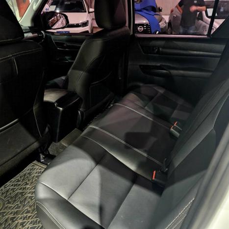 TOYOTA Hilux Caminhonete 2.8 16V 4P POWER PACK TURBO DIESEL 4X4 CABINE DUPLA, Foto 9