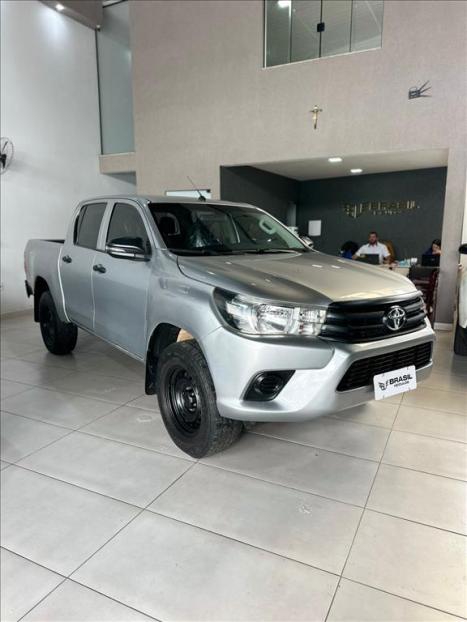 TOYOTA Hilux Caminhonete 2.8 4P 4X4 DIESEL CABINE DUPLA, Foto 1