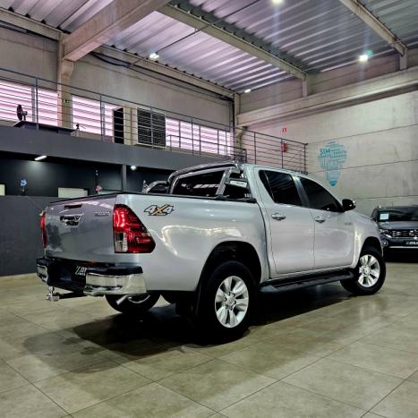 TOYOTA Hilux Caminhonete 2.8 16V 4P SR 4X4 DIESEL CABINE DUPLA AUTOMTICO, Foto 4