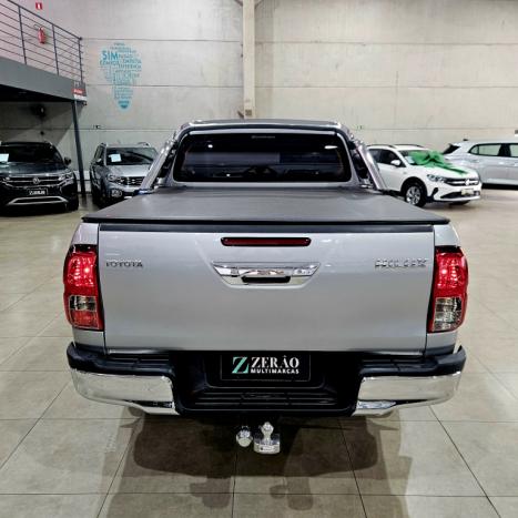 TOYOTA Hilux Caminhonete 2.8 16V 4P SR 4X4 DIESEL CABINE DUPLA AUTOMTICO, Foto 10