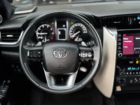 TOYOTA Hilux Caminhonete , Foto 12