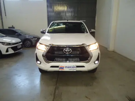 TOYOTA Hilux Caminhonete 2.8 16V SRV 4X4 DIESEL CABINE DUPLA AUTOMTICO, Foto 1
