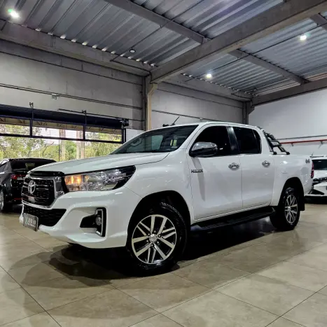 TOYOTA Hilux Caminhonete 2.8 16V SRV 4X4 DIESEL CABINE DUPLA AUTOM�TICO, Foto 3