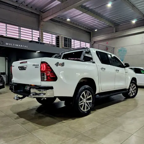 TOYOTA Hilux Caminhonete 2.8 16V SRV 4X4 DIESEL CABINE DUPLA AUTOM�TICO, Foto 4
