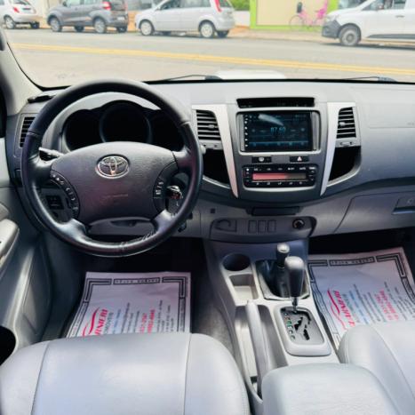 TOYOTA Hilux Caminhonete 3.0 4P 4X4 SRV TURBO DIESEL CABINE DUPLA AUTOM�TICO, Foto 9