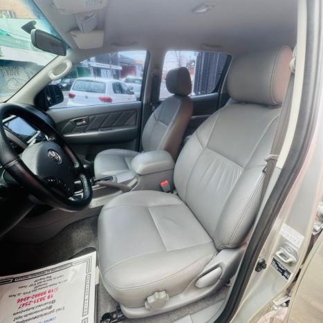 TOYOTA Hilux Caminhonete 3.0 4P 4X4 SRV TURBO DIESEL CABINE DUPLA AUTOM�TICO, Foto 10