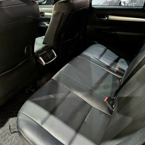 TOYOTA Hilux Caminhonete 2.8 16V SRX 4X4 TURBO DIESEL CABINE DUPLA AUTOM�TICO, Foto 9