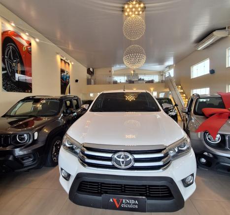 TOYOTA Hilux Caminhonete 2.8 16V SRX 4X4 TURBO DIESEL CABINE DUPLA AUTOM�TICO, Foto 2