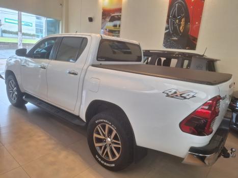 TOYOTA Hilux Caminhonete 2.8 16V SRX 4X4 TURBO DIESEL CABINE DUPLA AUTOM�TICO, Foto 5