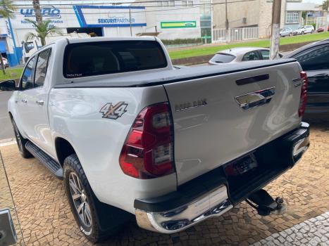 TOYOTA Hilux Caminhonete 2.8 16V SRX 4X4 TURBO DIESEL CABINE DUPLA AUTOM�TICO, Foto 3