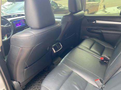 TOYOTA Hilux Caminhonete 2.8 16V SRX 4X4 TURBO DIESEL CABINE DUPLA AUTOM�TICO, Foto 12