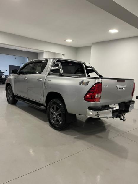 TOYOTA Hilux Caminhonete 2.8 16V 4P SR 4X4 DIESEL CABINE DUPLA AUTOM�TICO, Foto 6