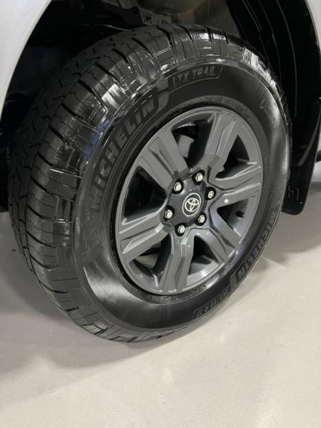 TOYOTA Hilux Caminhonete 2.8 16V 4P SR 4X4 DIESEL CABINE DUPLA AUTOM�TICO, Foto 10