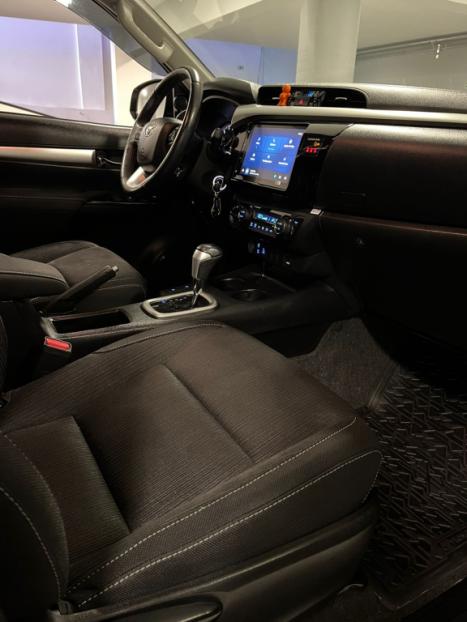 TOYOTA Hilux Caminhonete 2.8 16V 4P SR 4X4 DIESEL CABINE DUPLA AUTOM�TICO, Foto 15