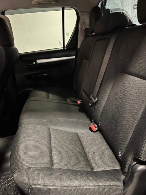 TOYOTA Hilux Caminhonete 2.8 16V 4P SR 4X4 DIESEL CABINE DUPLA AUTOM�TICO, Foto 18