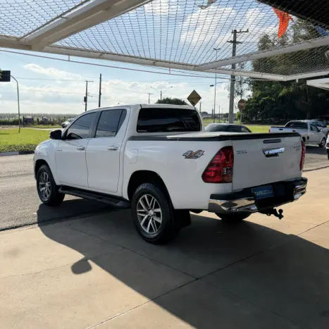 TOYOTA Hilux Caminhonete 2.8 16V 4P SRX DIESEL CABINE DUPLA, Foto 6