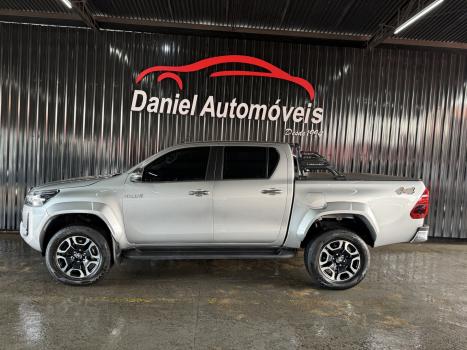 TOYOTA Hilux Caminhonete 2.8 16V SRX PLUS 4X4 TURBO DIESEL CABINE DUPLA AUTOM�TICO, Foto 4