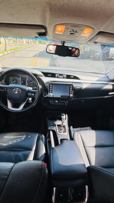 TOYOTA Hilux Caminhonete 2.8 16V SRV 4X4 DIESEL CABINE DUPLA AUTOM�TICO, Foto 4