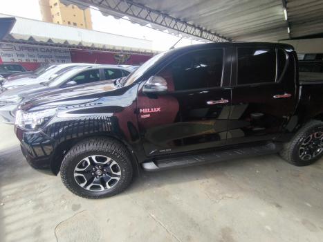 TOYOTA Hilux Caminhonete 2.7 16V 4P SRV FLEX CABINE DUPLA AUTOM�TICO, Foto 2