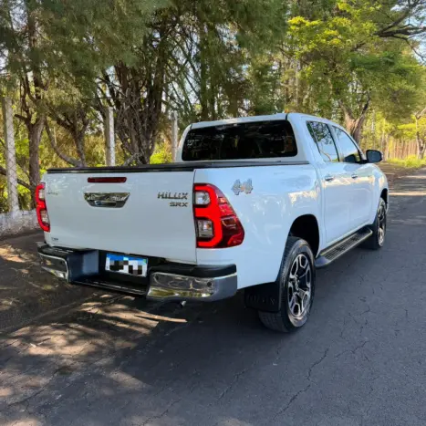 TOYOTA Hilux Caminhonete 2.8 16V SRX 4X4 TURBO DIESEL CABINE DUPLA AUTOM�TICO, Foto 4