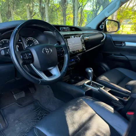 TOYOTA Hilux Caminhonete 2.8 16V SRX 4X4 TURBO DIESEL CABINE DUPLA AUTOM�TICO, Foto 9