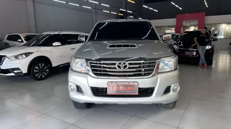TOYOTA Hilux Caminhonete 3.0 4P 4X4 SRV TURBO DIESEL CABINE DUPLA AUTOM�TICO, Foto 2