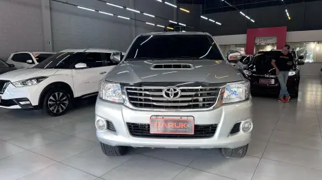 TOYOTA Hilux Caminhonete 3.0 4P 4X4 SRV TURBO DIESEL CABINE DUPLA AUTOM�TICO, Foto 3