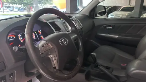 TOYOTA Hilux Caminhonete 3.0 4P 4X4 SRV TURBO DIESEL CABINE DUPLA AUTOM�TICO, Foto 7