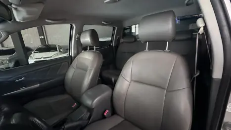 TOYOTA Hilux Caminhonete 3.0 4P 4X4 SRV TURBO DIESEL CABINE DUPLA AUTOM�TICO, Foto 8