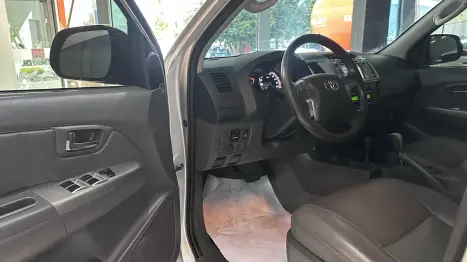 TOYOTA Hilux Caminhonete 3.0 4P 4X4 SRV TURBO DIESEL CABINE DUPLA AUTOM�TICO, Foto 11