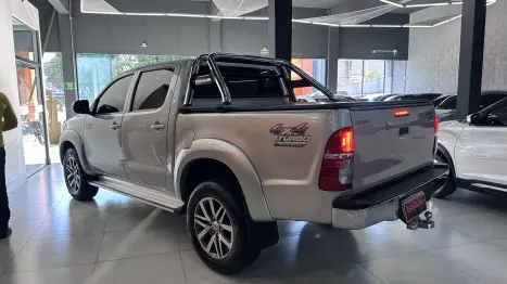 TOYOTA Hilux Caminhonete 3.0 4P 4X4 SRV TURBO DIESEL CABINE DUPLA AUTOM�TICO, Foto 14