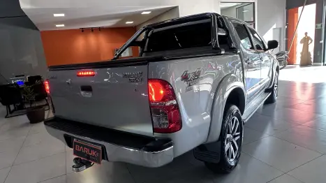 TOYOTA Hilux Caminhonete 3.0 4P 4X4 SRV TURBO DIESEL CABINE DUPLA AUTOM�TICO, Foto 18