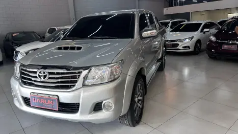TOYOTA Hilux Caminhonete 3.0 4P 4X4 SRV TURBO DIESEL CABINE DUPLA AUTOM�TICO, Foto 20