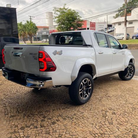 TOYOTA Hilux Caminhonete 2.8 16V SRX PLUS 4X4 TURBO DIESEL CABINE DUPLA AUTOM�TICO, Foto 5