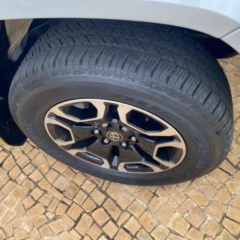 TOYOTA Hilux Caminhonete 2.8 16V SRX PLUS 4X4 TURBO DIESEL CABINE DUPLA AUTOM�TICO, Foto 17