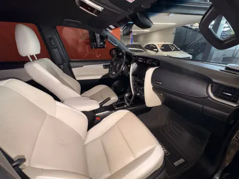 TOYOTA Hilux Caminhonete , Foto 12