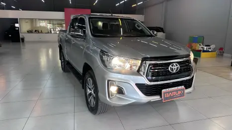 TOYOTA Hilux Caminhonete 2.8 4P 4X4 DIESEL CABINE DUPLA, Foto 1