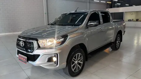 TOYOTA Hilux Caminhonete 2.8 4P 4X4 DIESEL CABINE DUPLA, Foto 3