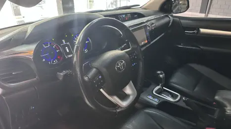 TOYOTA Hilux Caminhonete 2.8 4P 4X4 DIESEL CABINE DUPLA, Foto 9