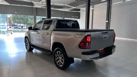 TOYOTA Hilux Caminhonete 2.8 4P 4X4 DIESEL CABINE DUPLA, Foto 20