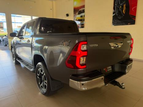 TOYOTA Hilux Caminhonete 2.8 16V SRX 4X4 TURBO DIESEL CABINE DUPLA AUTOM�TICO, Foto 5