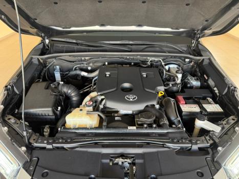 TOYOTA Hilux Caminhonete 2.8 16V SRX 4X4 TURBO DIESEL CABINE DUPLA AUTOM�TICO, Foto 8
