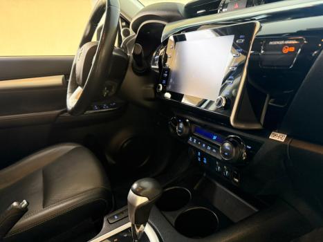 TOYOTA Hilux Caminhonete 2.8 16V SRX 4X4 TURBO DIESEL CABINE DUPLA AUTOM�TICO, Foto 11
